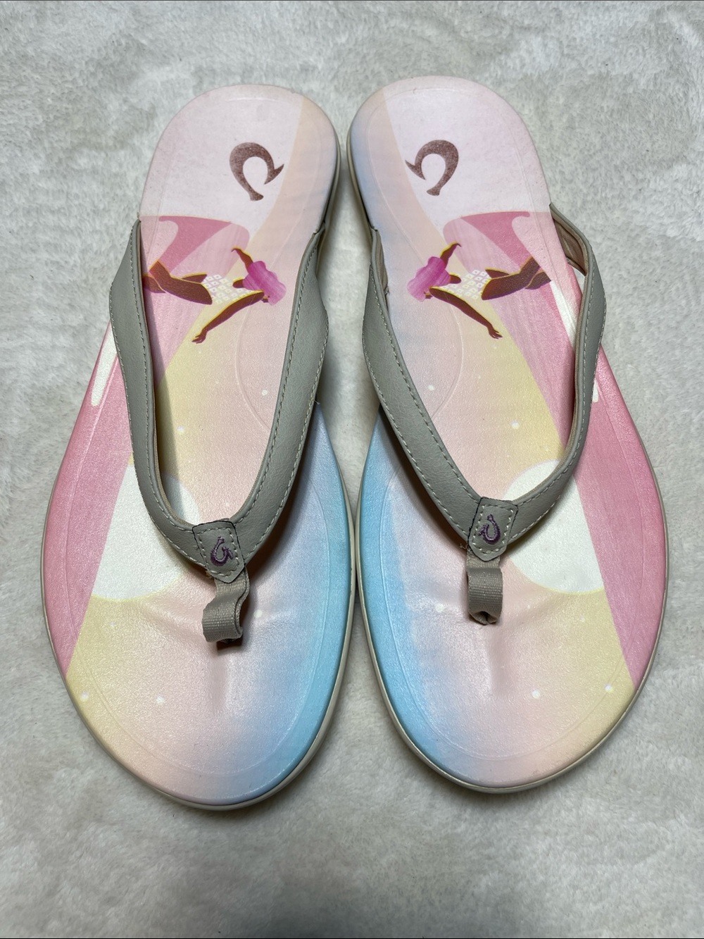 OluKai Women's Sandals with Lilac Traction Pads Size 11